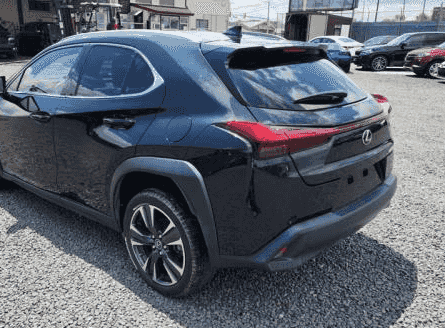 2021 لكزس يو إكس 200