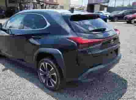  لكزس UX 200 2021