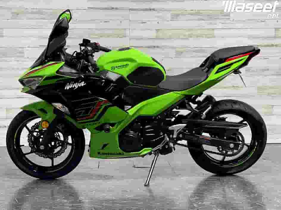 2023 كاواساكي نينجا 400 متوفرة