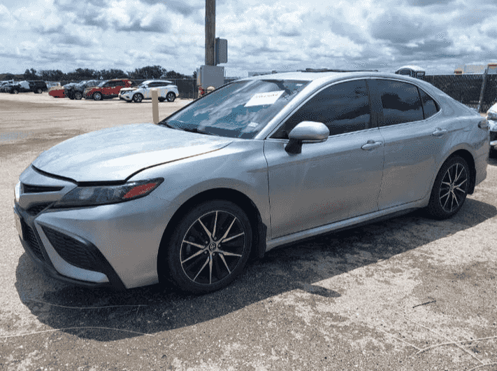 Toyota Camry SE 2022