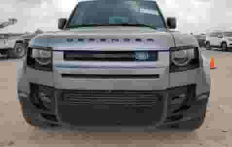 لاند روفر ديفندر 2023