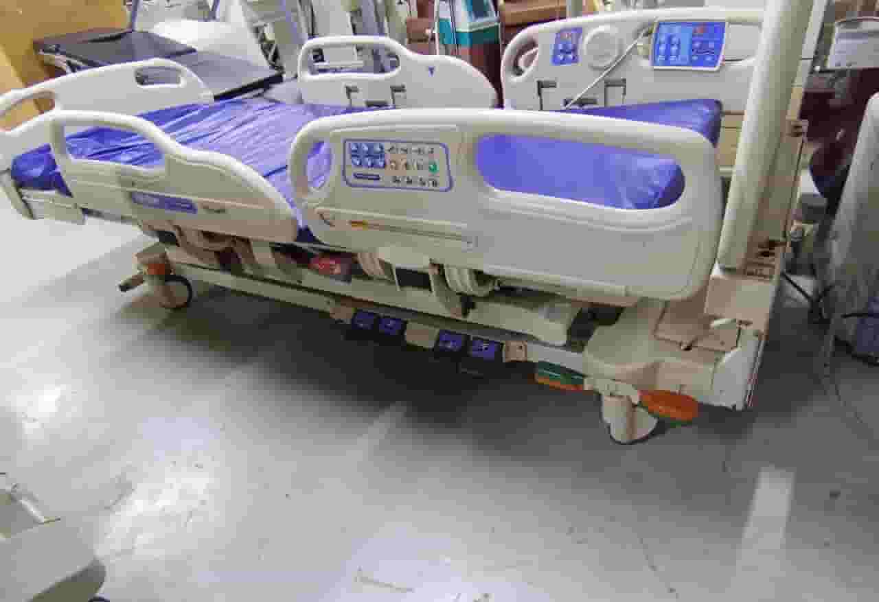 Electric automatic medical bed