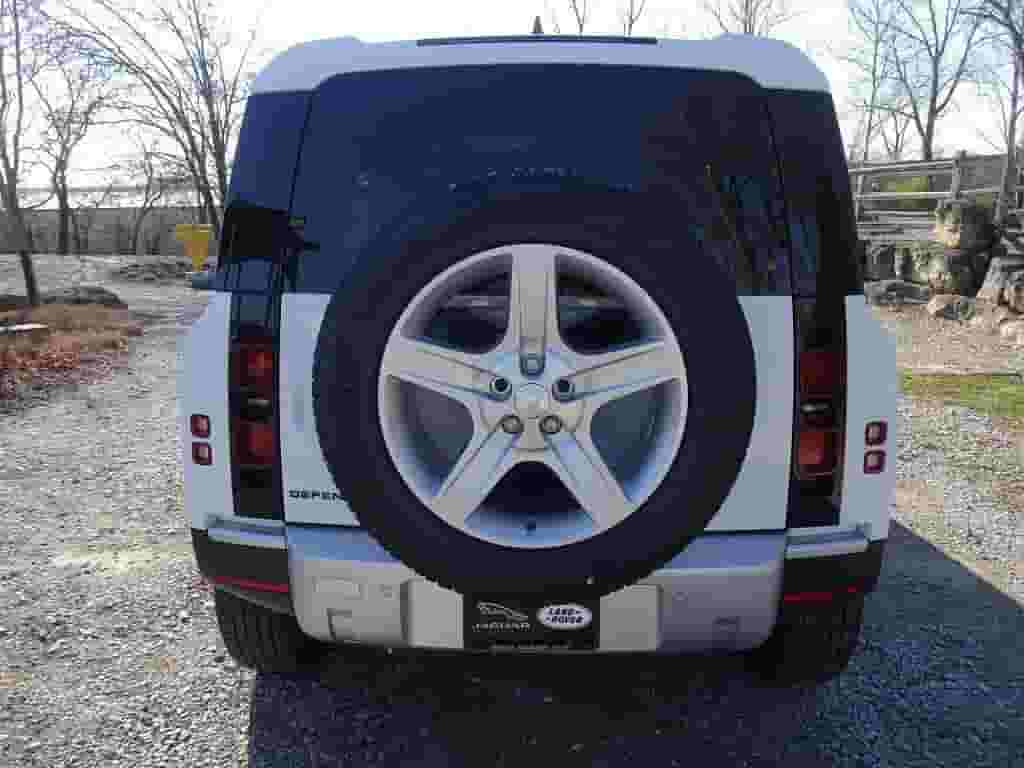 2024 Land Rover Defender 110 S
