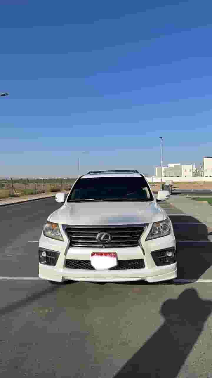 للبيع لكزس LX570 موديل 2014