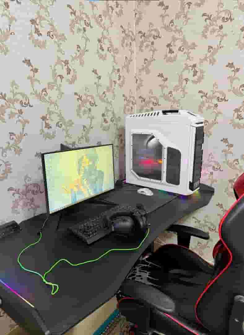 PC with table, keyboard, mouse, monitor and chair for sale