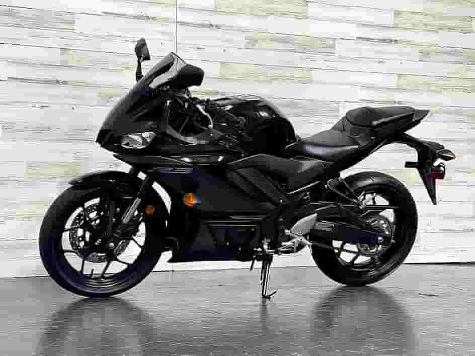 Yamaha R3 motorcycle model 2023