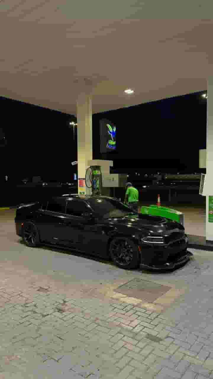 Dodge Charger srt 6.4 2015