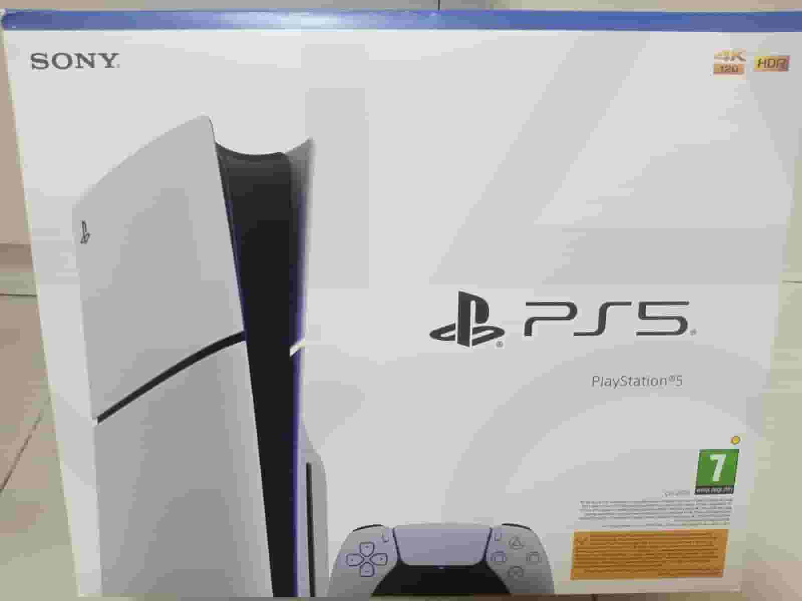 PlayStation 5 used for only two months with a one-year warranty