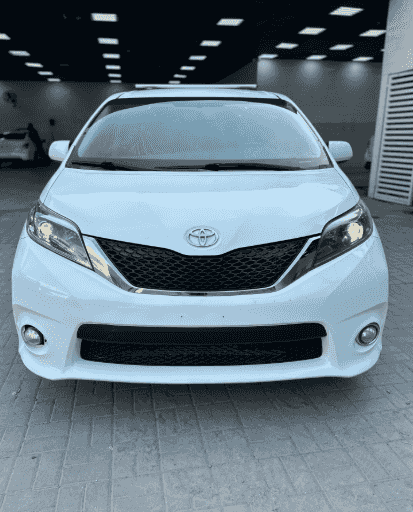 للبيع تويوتا سيينا 2015 بحالة ممتازة