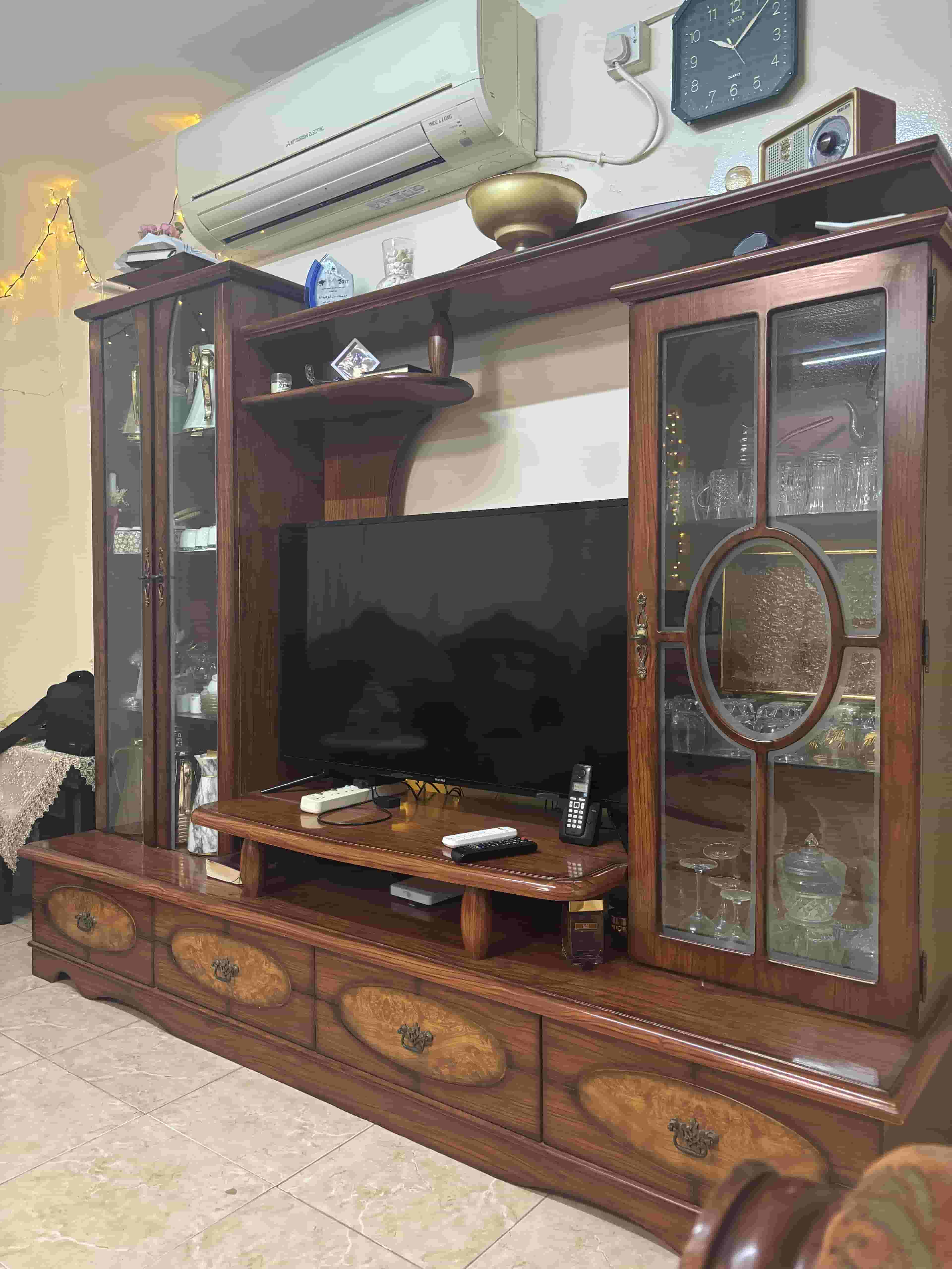 Niche and Samsung smart TV for sale