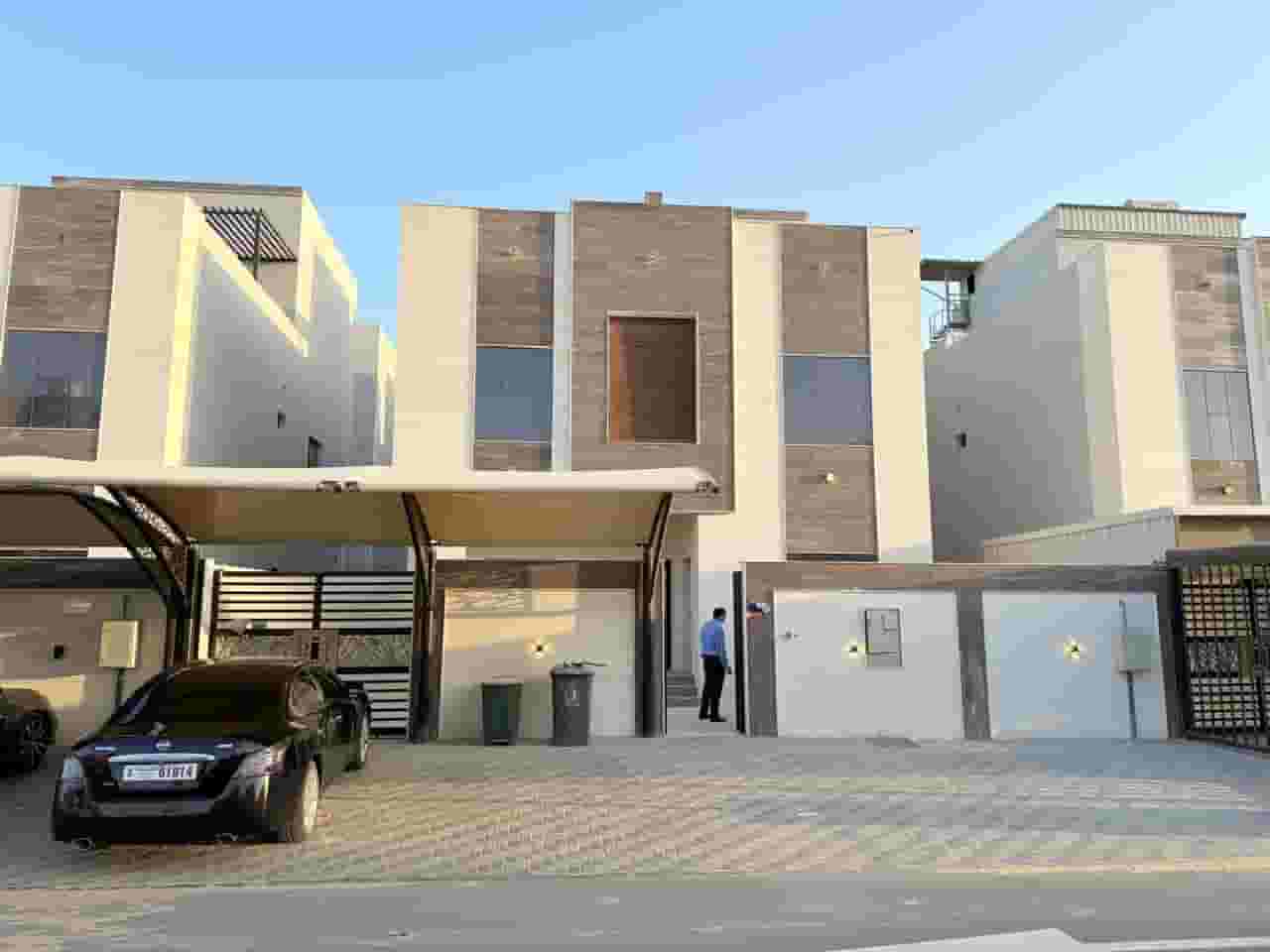 فيلا فاخرة للبيع في الياسمين 