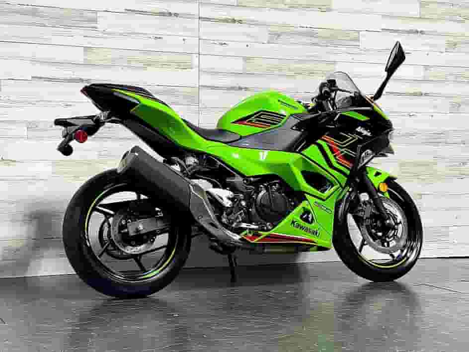 كاواساكي نينجا 500 KRT 2024