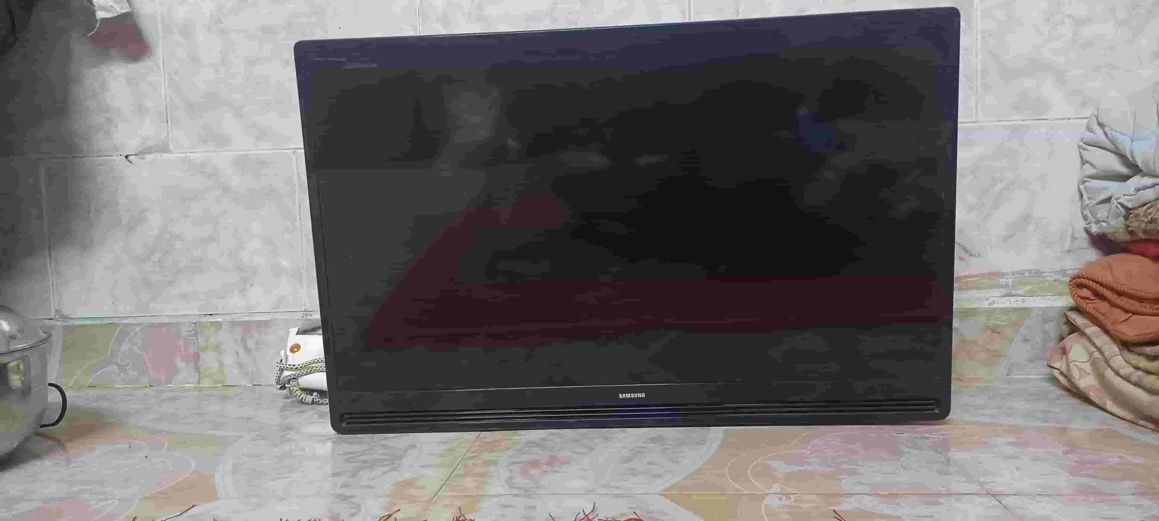 للبيع تلفزيونين من شركة سامسونج و جيباس