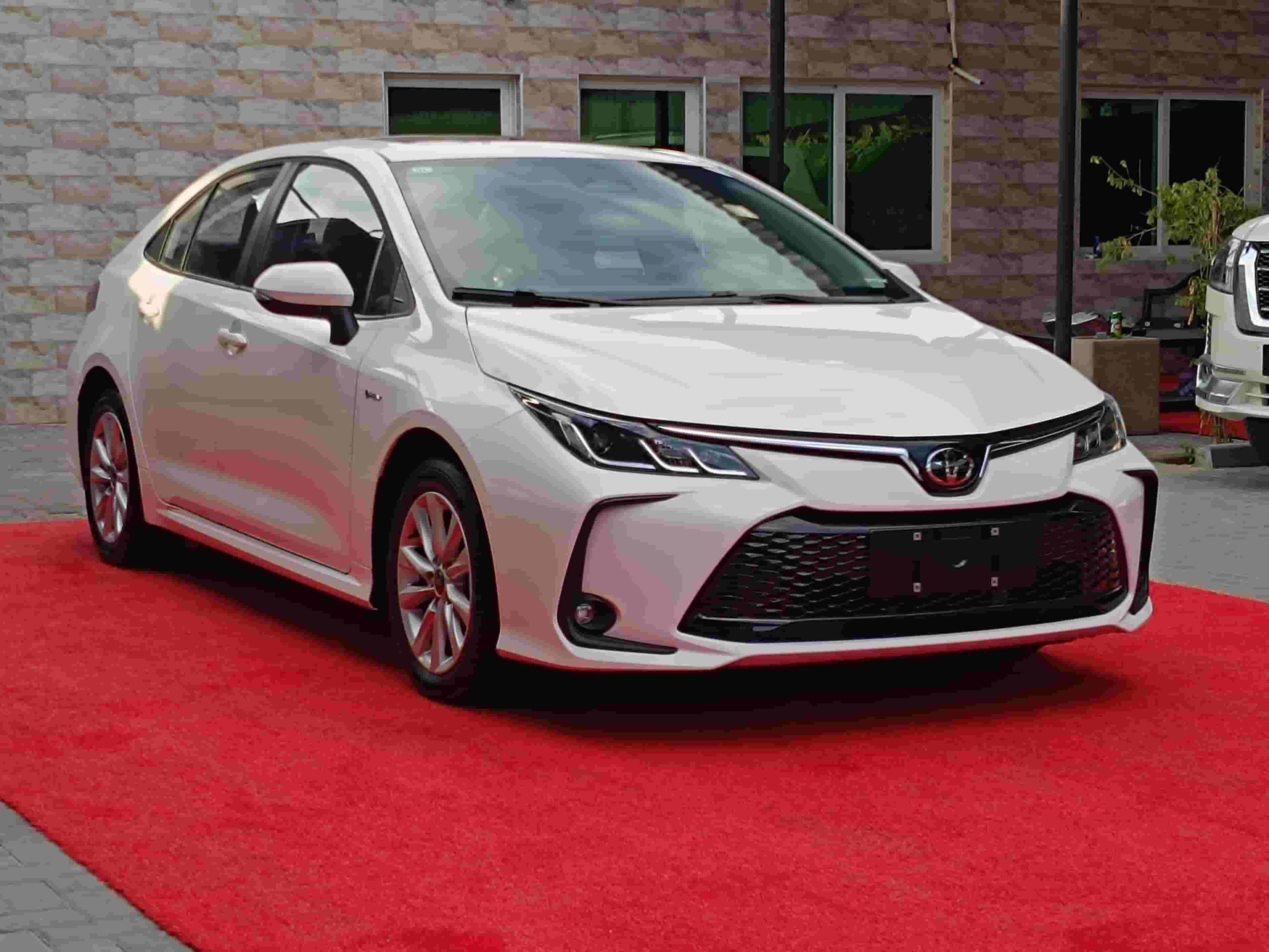 TOYOTA COROLLA HYBRID 2024