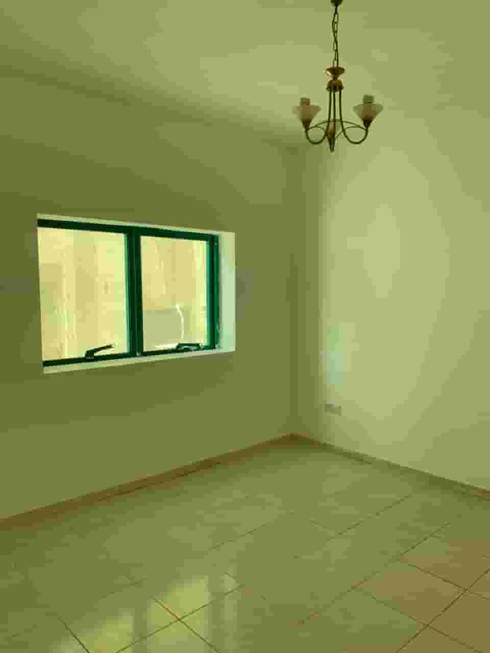 شقة للإيجار –بالشارقه 
