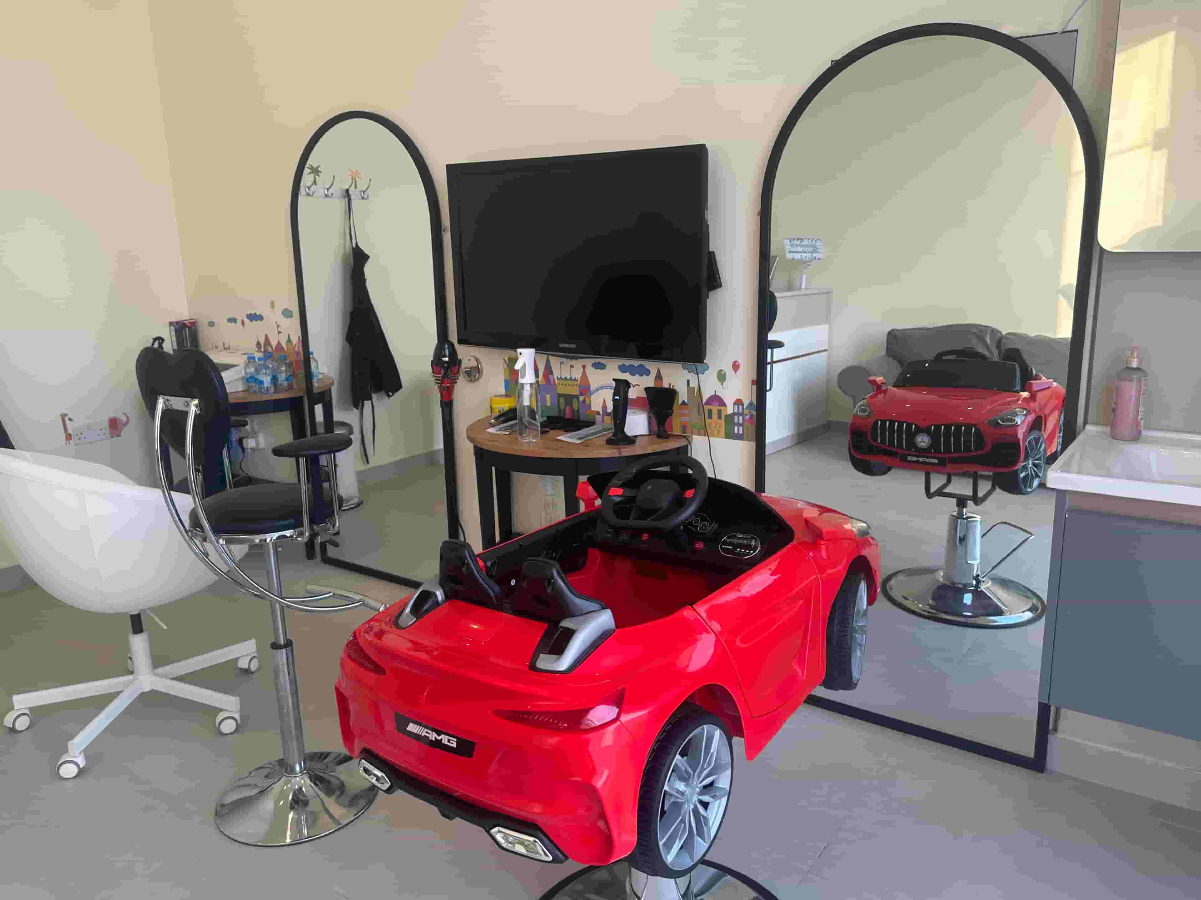 مطلوب حلاق لصالون أطفال- Barber required for children's salon
