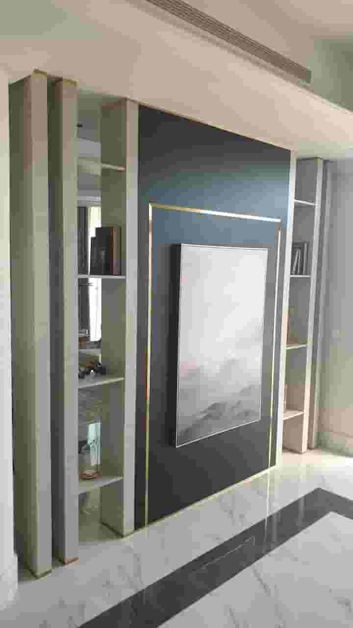 Interior designer looking for a job