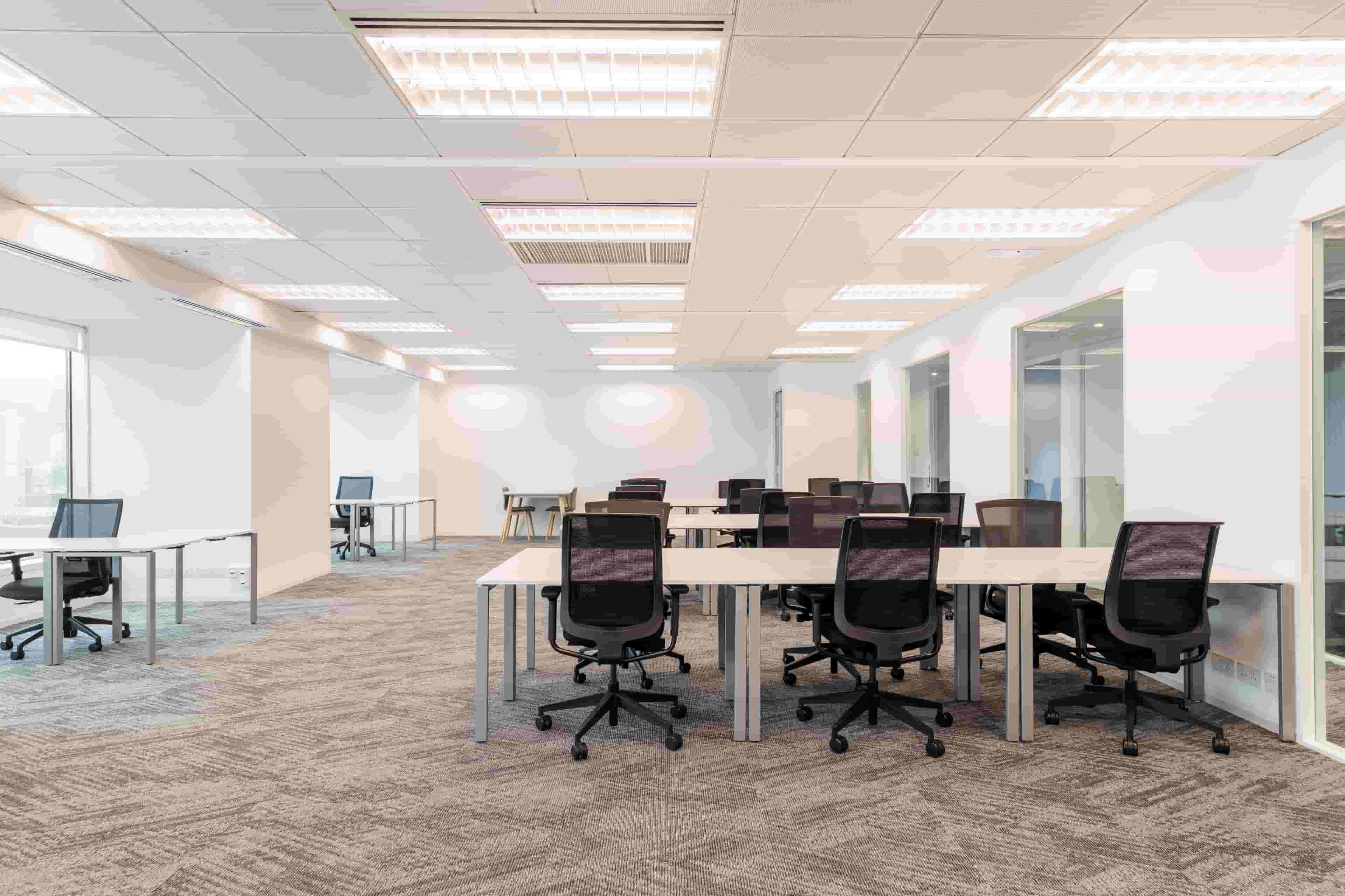 All-inclusive access to professional office space for 15 persons in ABU DHABI, Airport Road