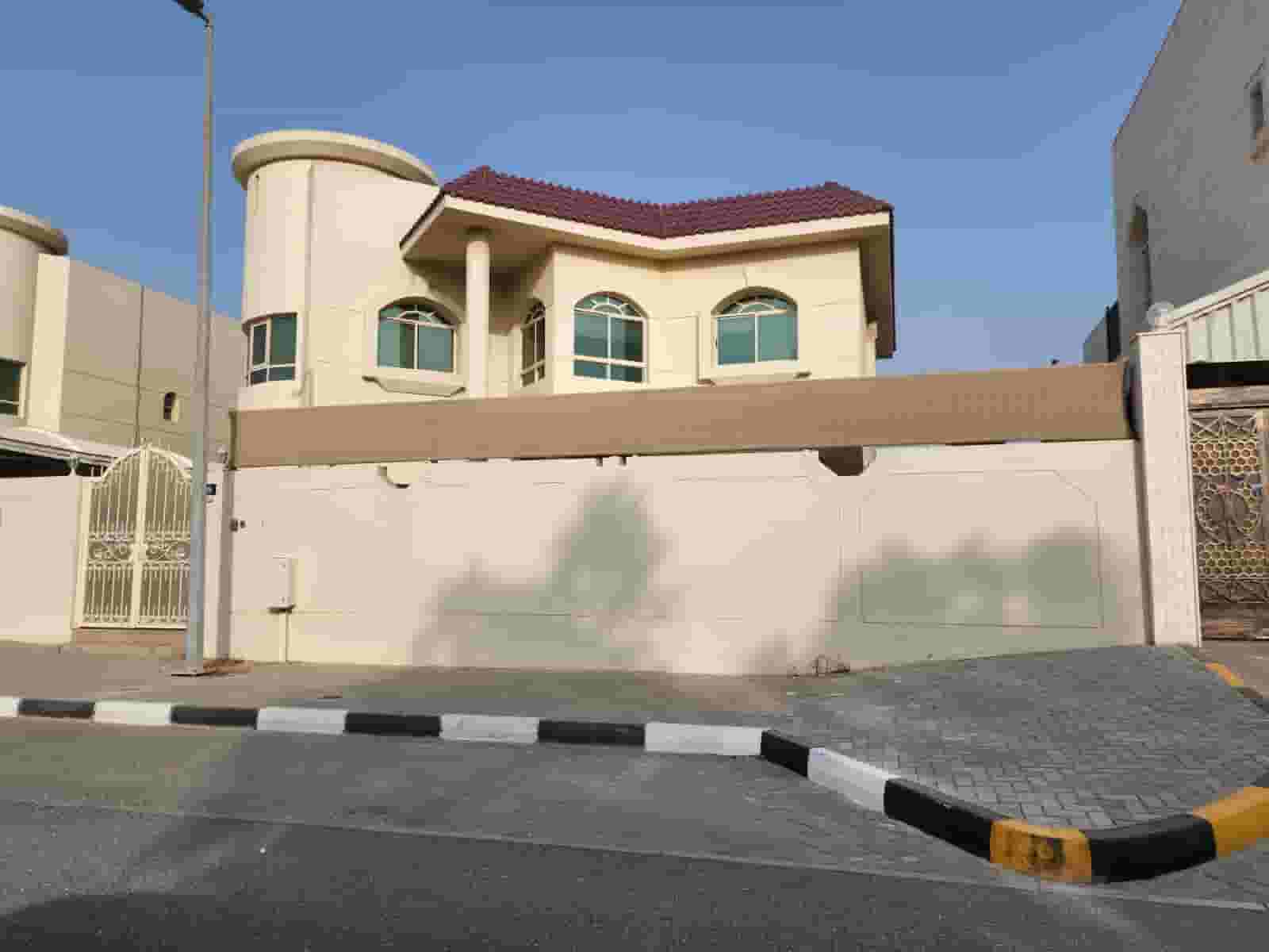 For rent a two-storey villa in Al Falaj