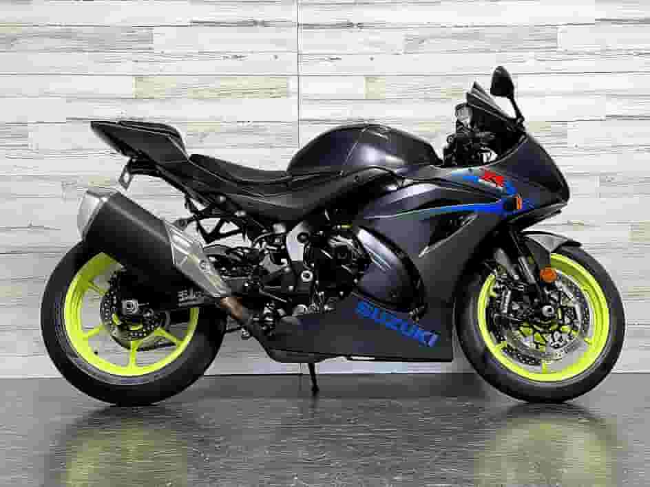 سوزوكي GSX R1000 2018 متوفرة للبيع
