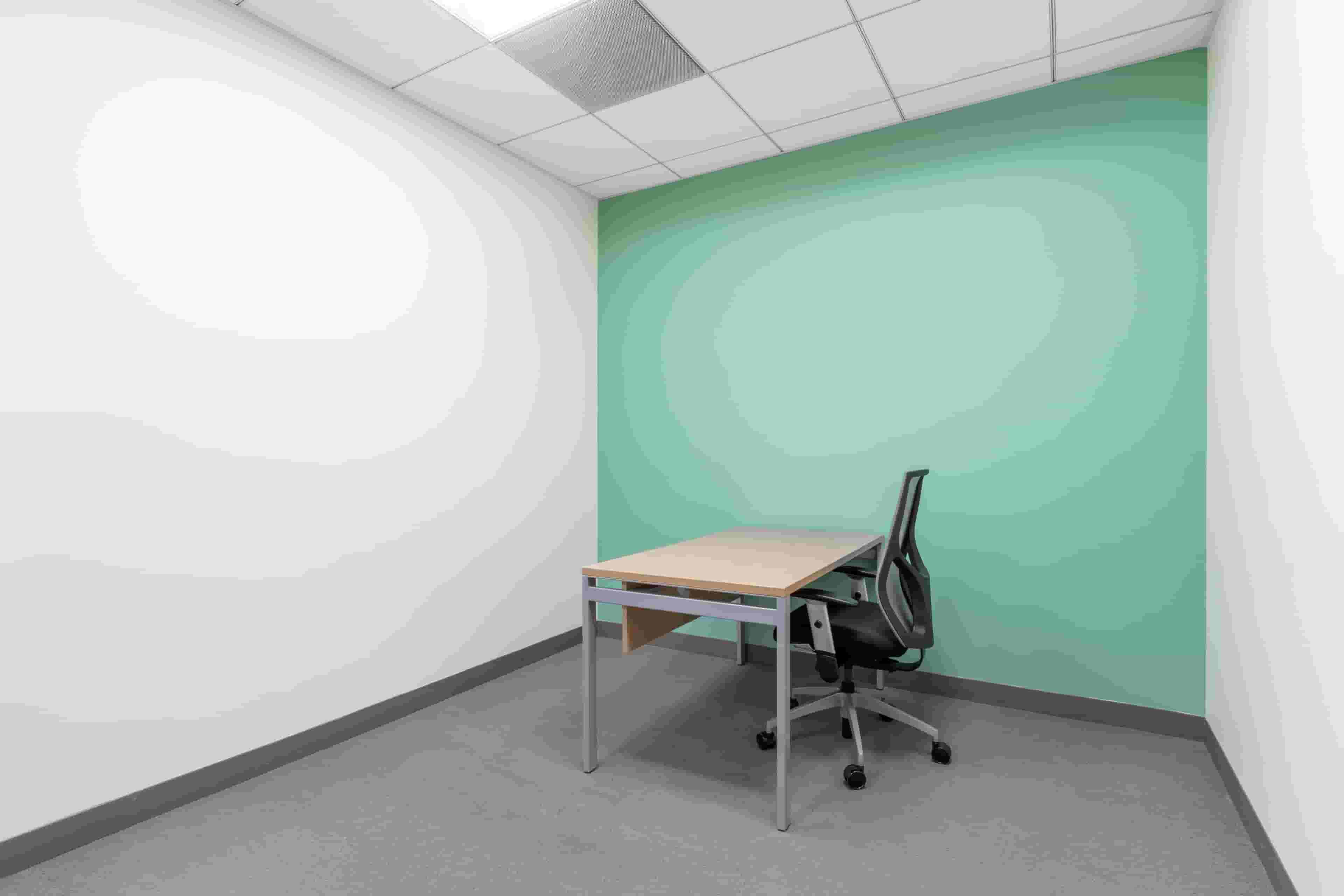Find office space in Abu Dhabi, Al Maqam Tower for 1 person with everything taken care of