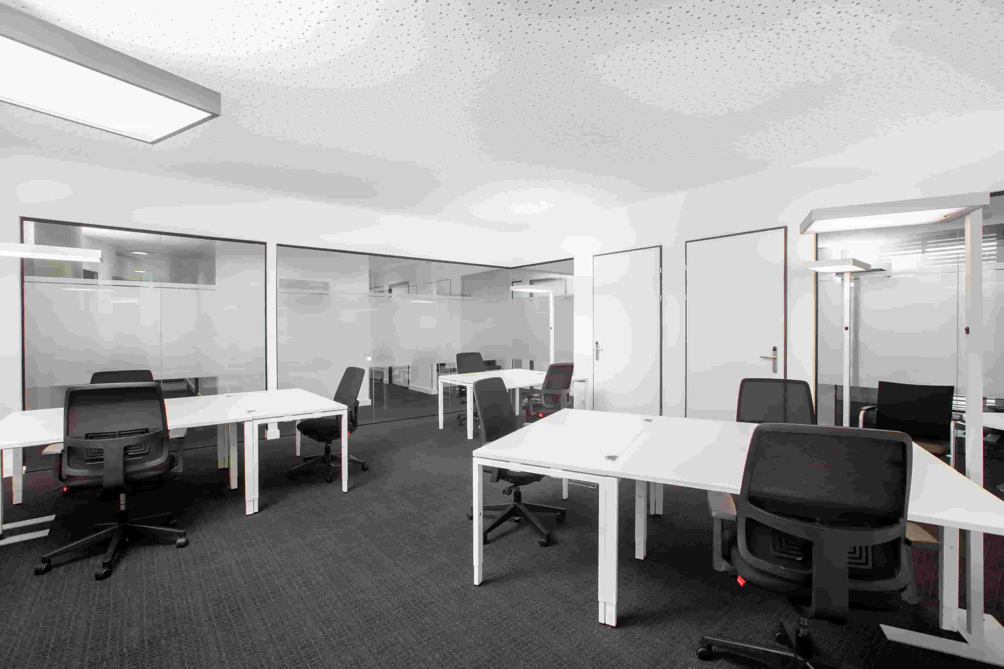 Private office space for 5 persons in Abu Dhabi, Al Maqam Tower