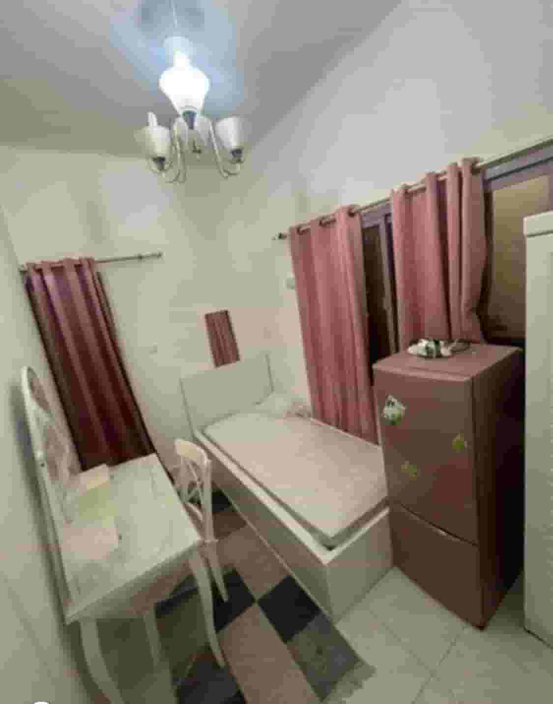 Partition is available in Deira City Center for girls only