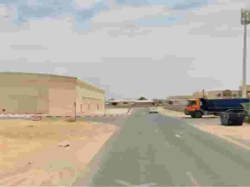 للإيجار السنوي سكن عمال مكون من 28 غرفة في منطقة الجرف الصناعية