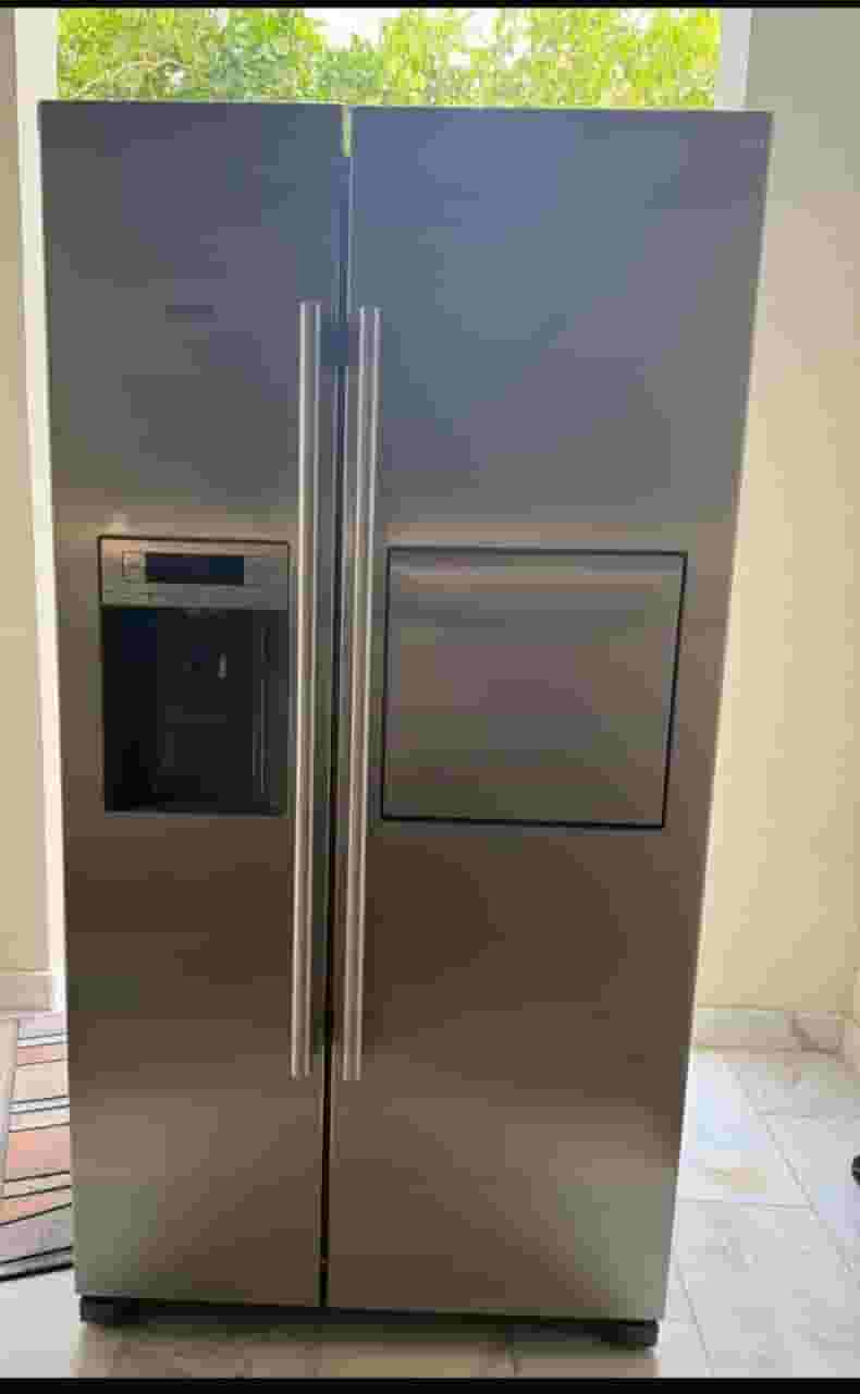 Siemens refrigerator with water dispenser and minibar 