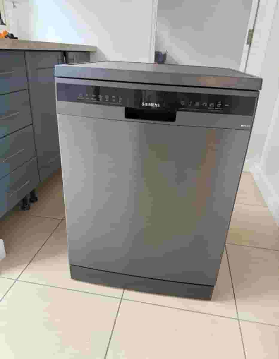  Siemens IQ300 dishwasher