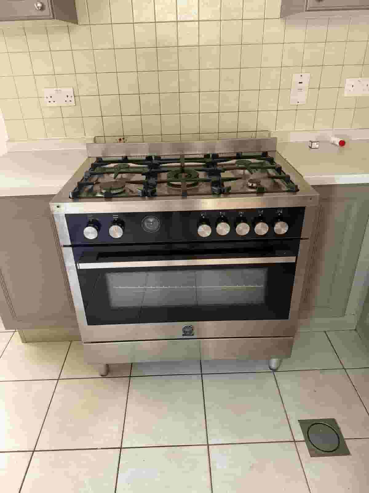 90 cm gas cooker with electric oven 