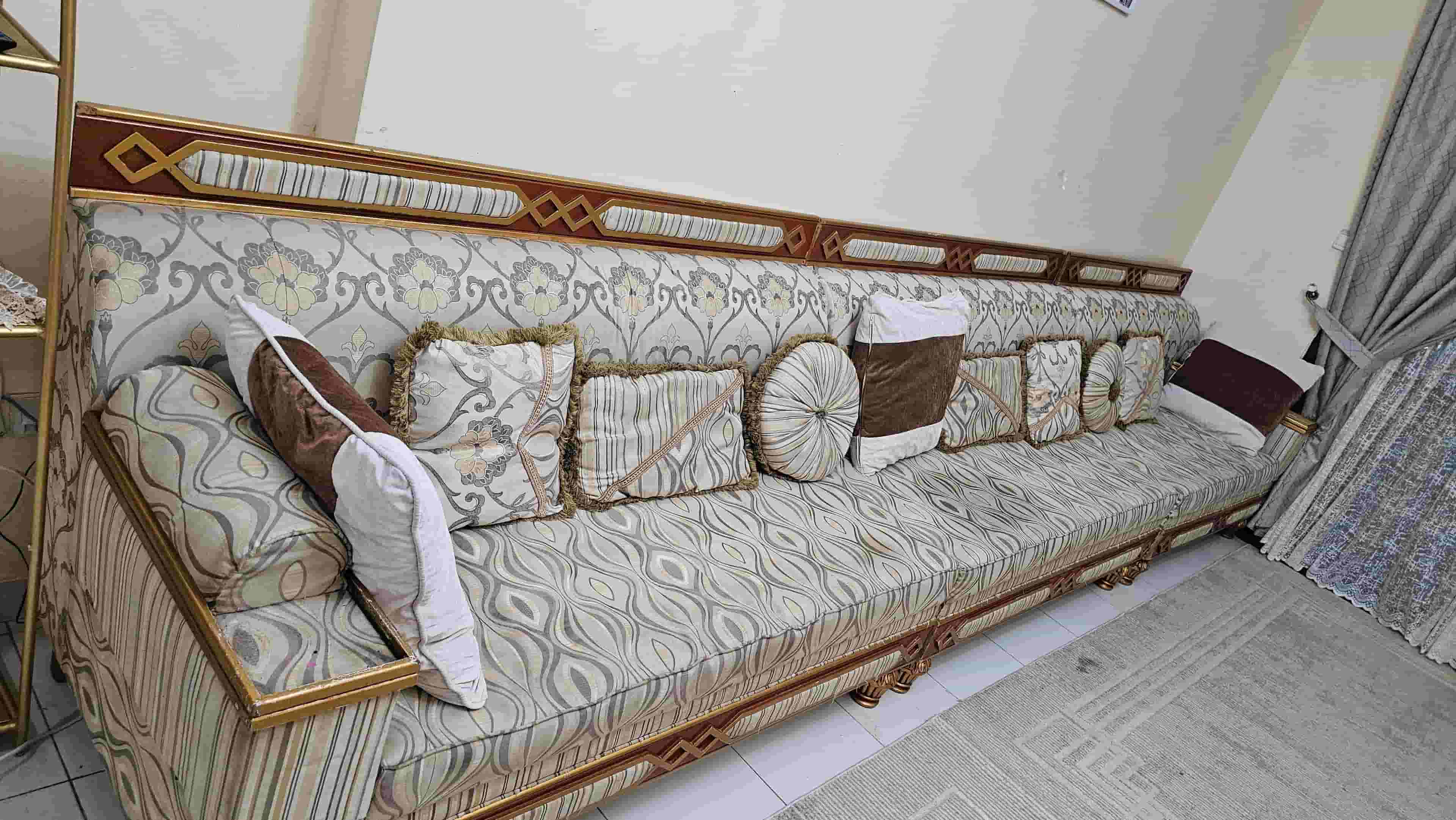 Majlis sofa. For sale 