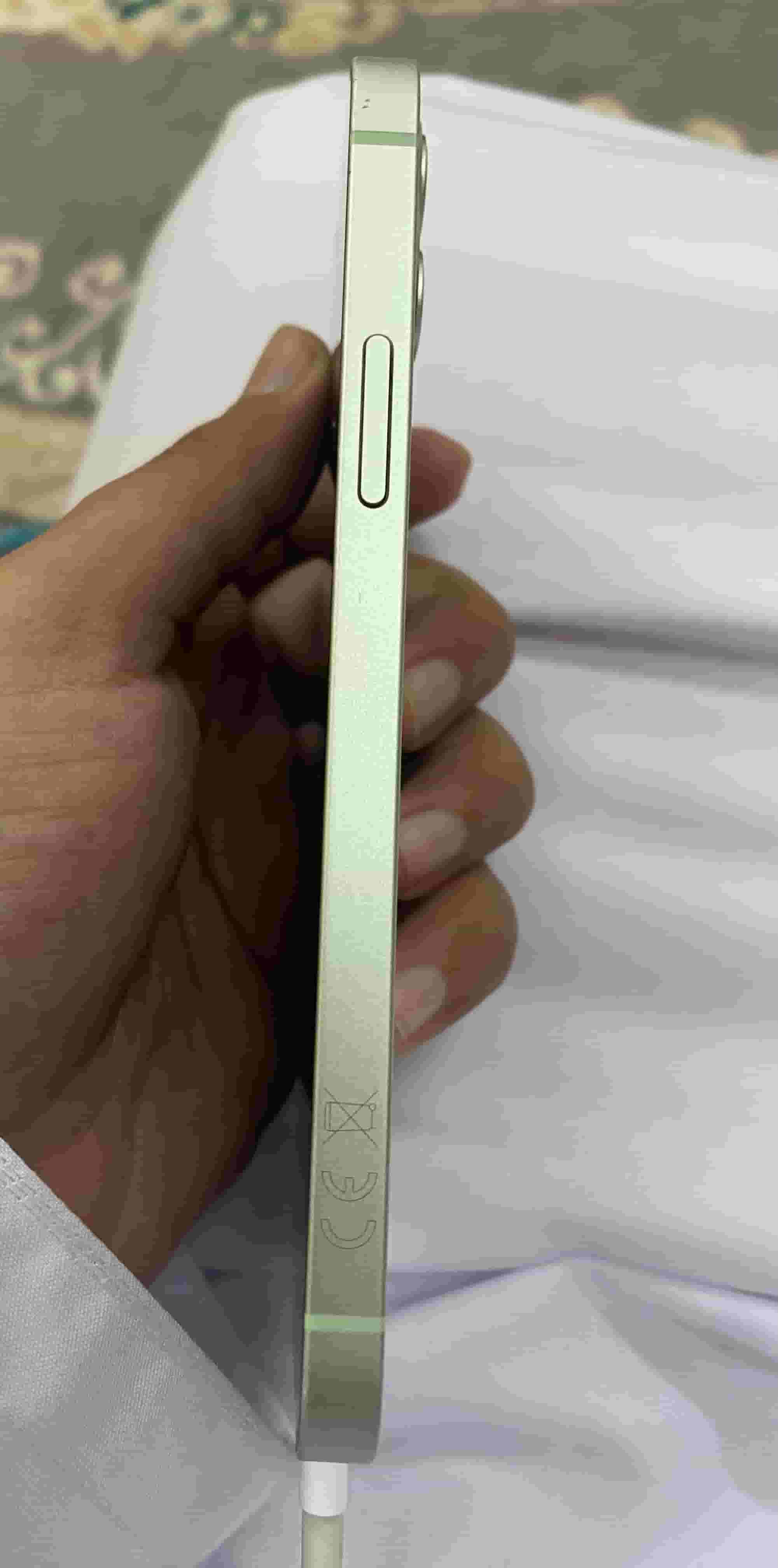 ايفون 12 مساحة 64
