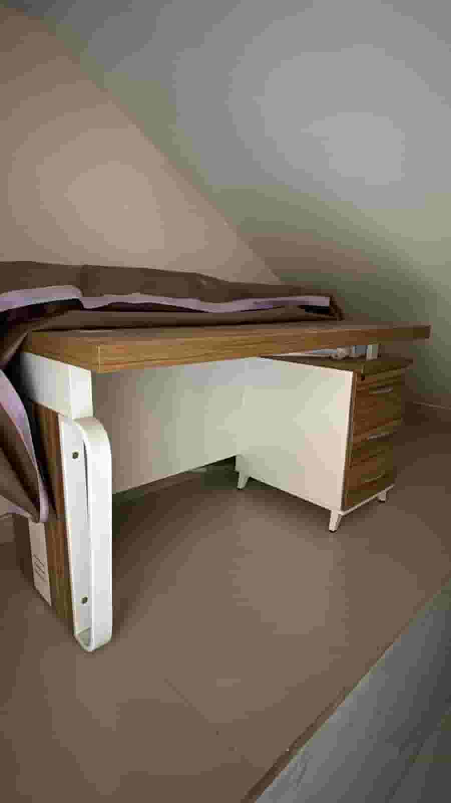 desk with chair for sale