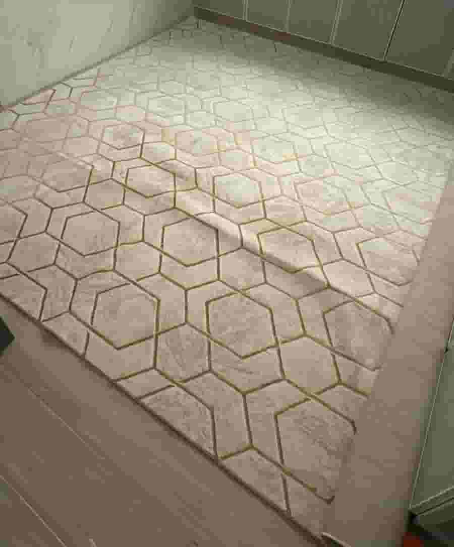 Carpet in excellent condition
