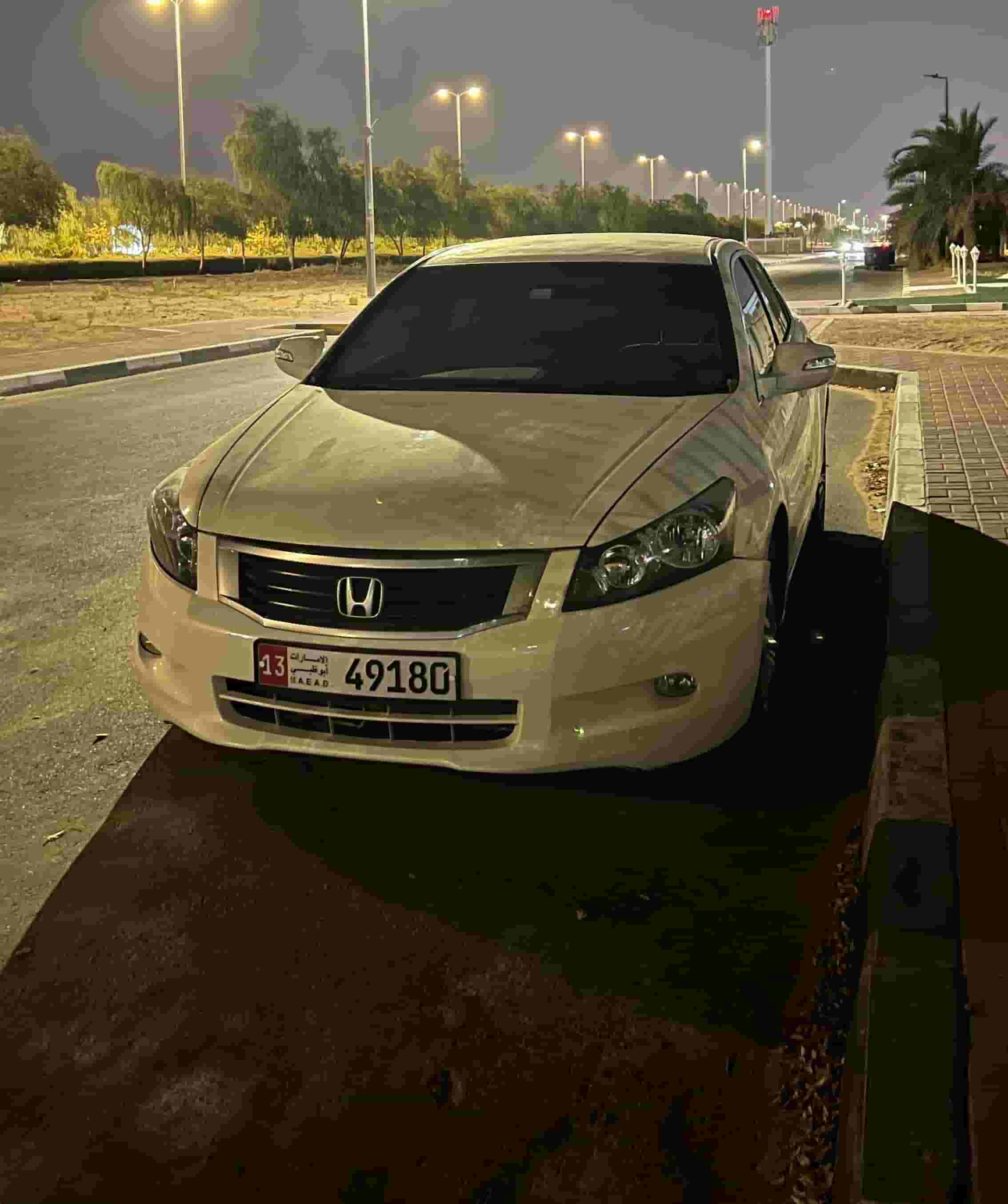 للبيع سياره هوندا اكورد 2008