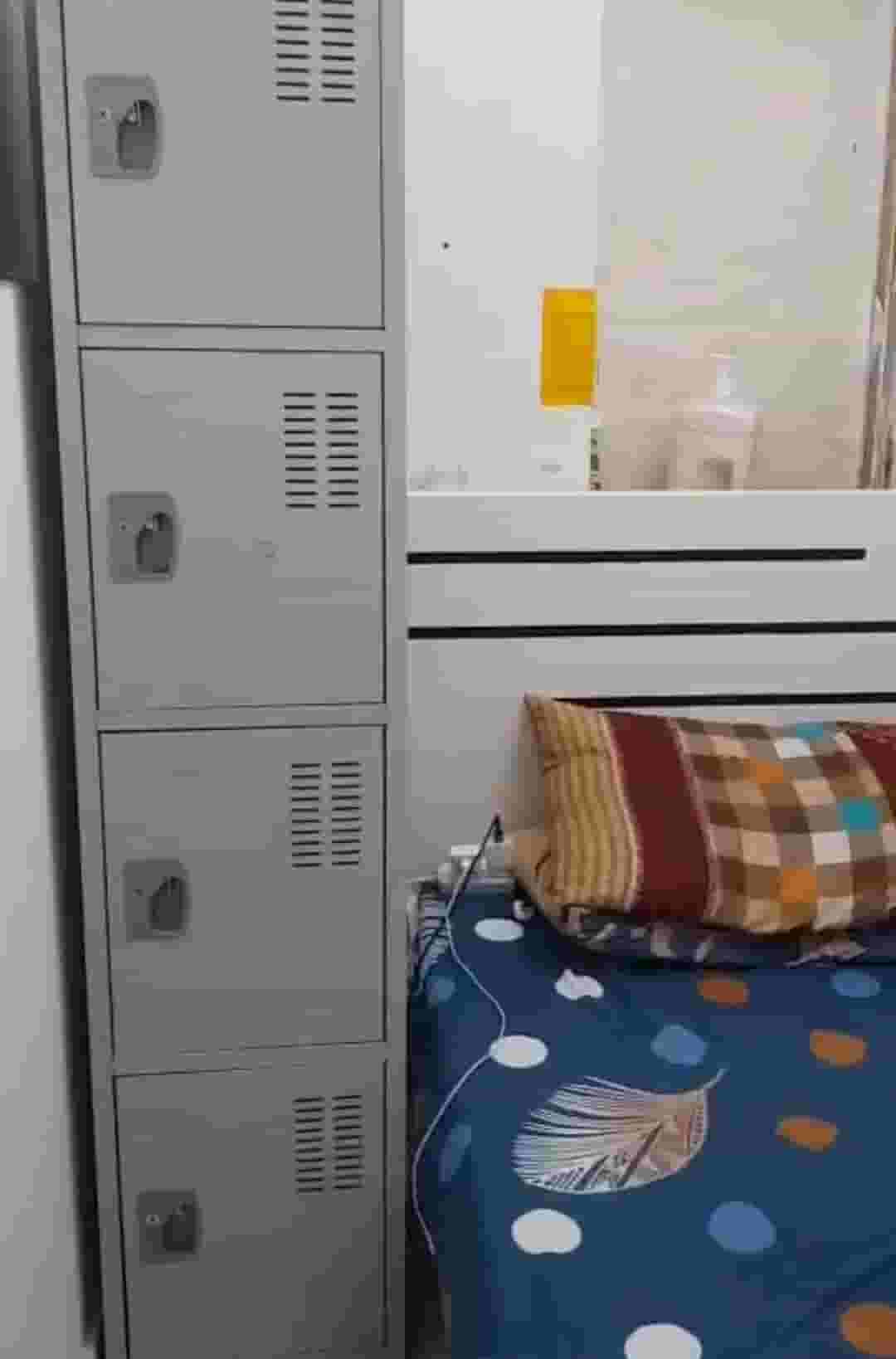 للشباب برتيشن مغلق كامل