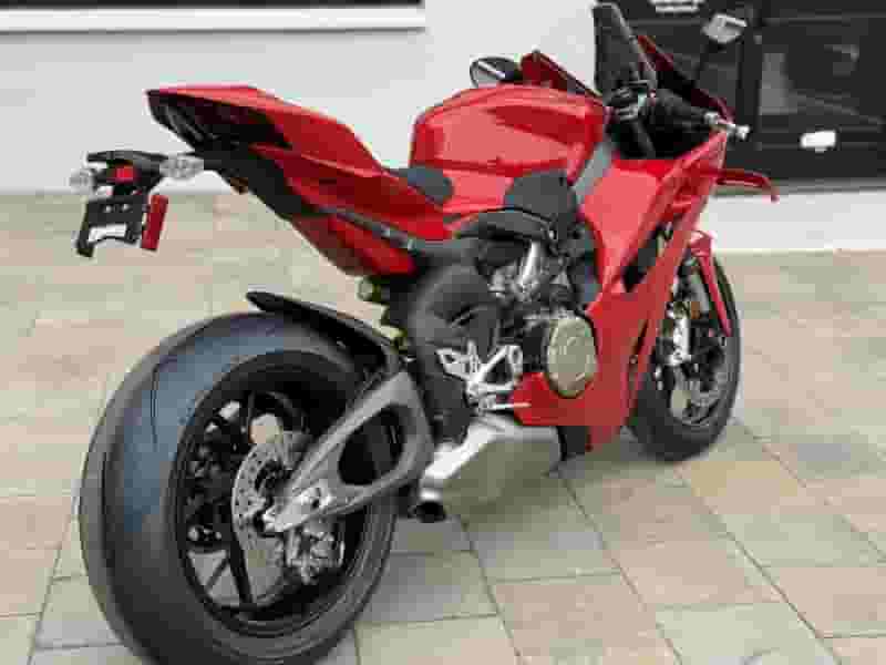 Ducati Panigali V4 Model 2025