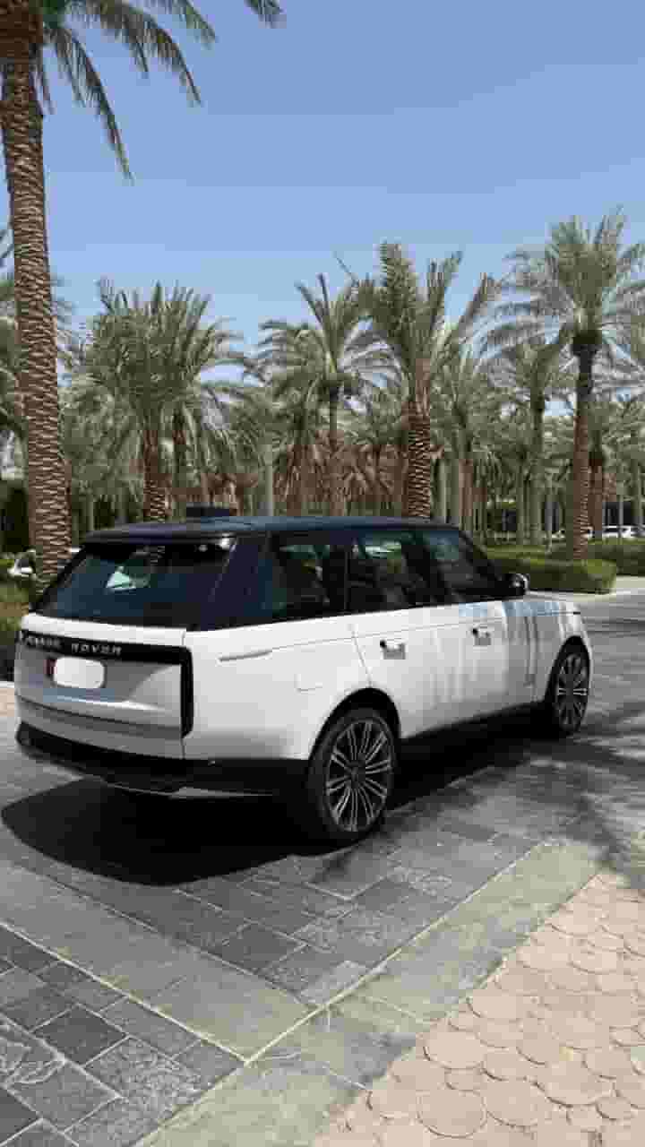 سيارة رينج روفر محوّلة 2025