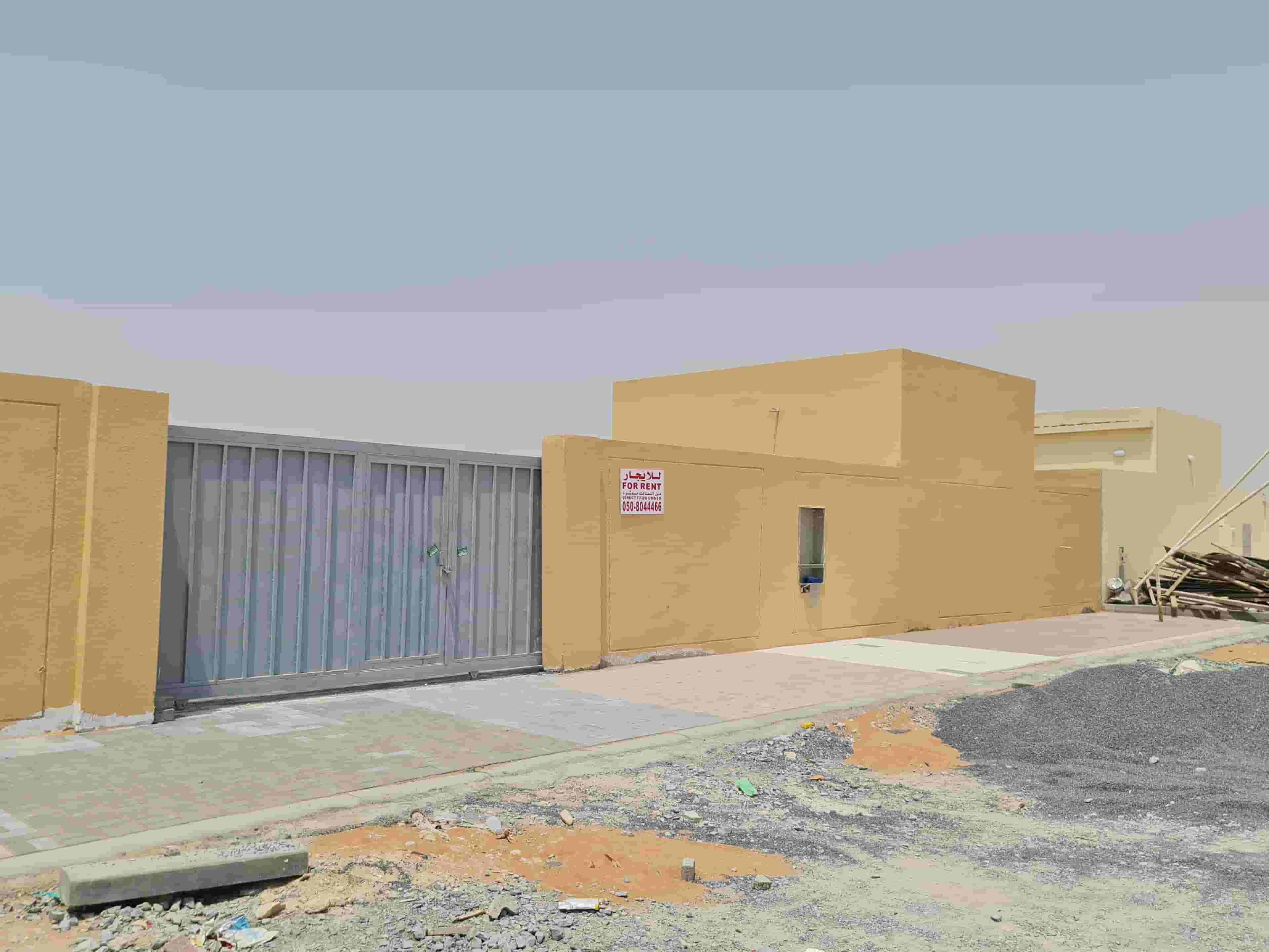 Land for rent in a building in Sajaa, Sharjah, 10,000 sq ft