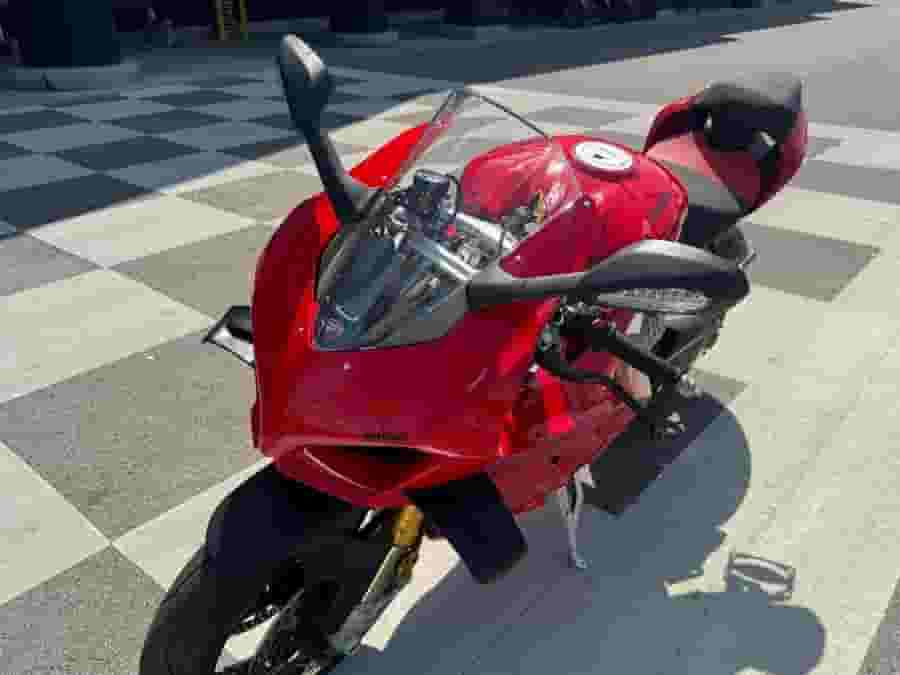 دوكاتي بانيجالي V4 S موديل 2022