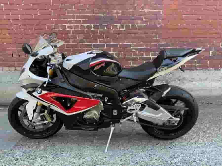 بي ام دبليو اس 1000 ار ار 2014