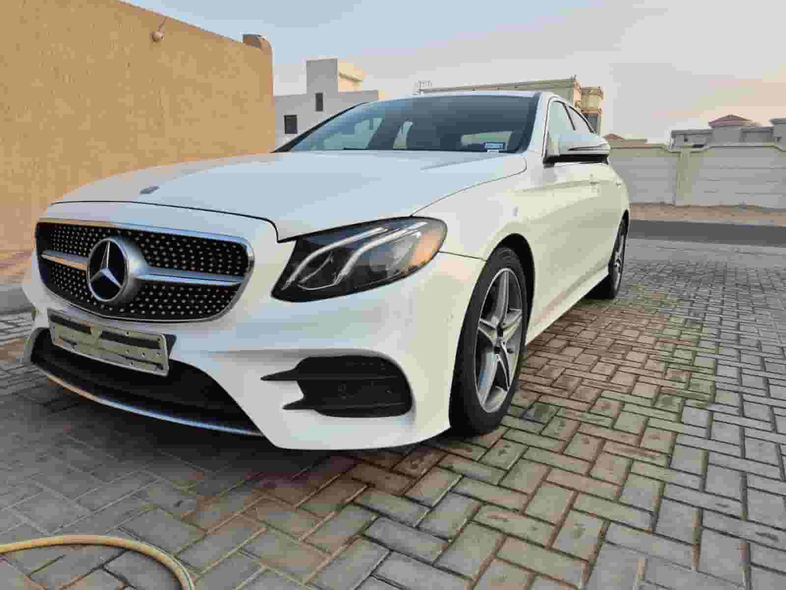 للبيع سياره مرسيدس E300 2017
