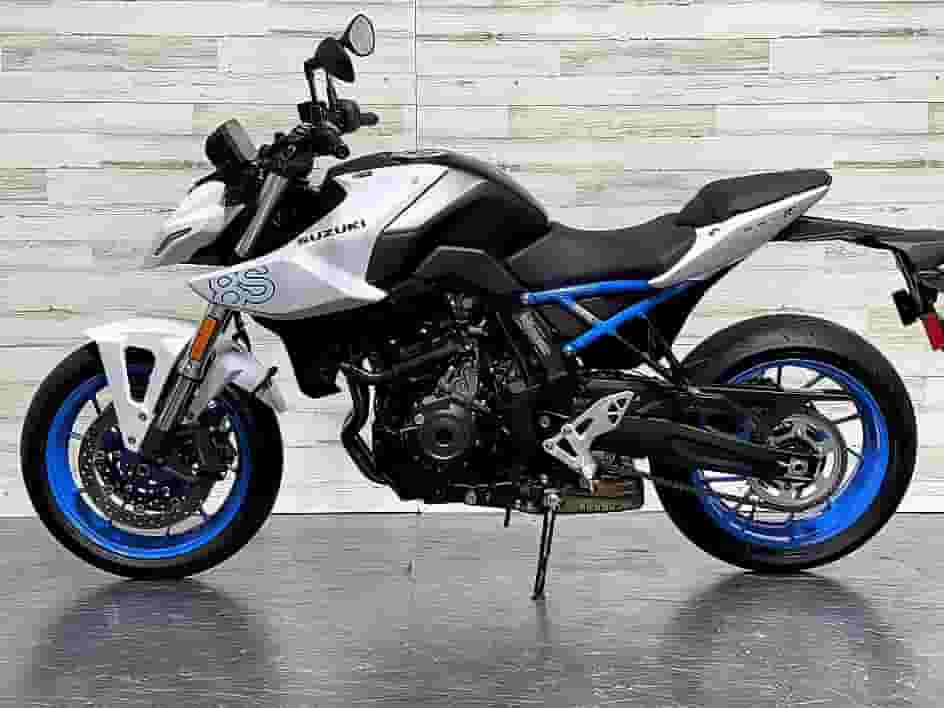 2023 Suzuki GSX-8S