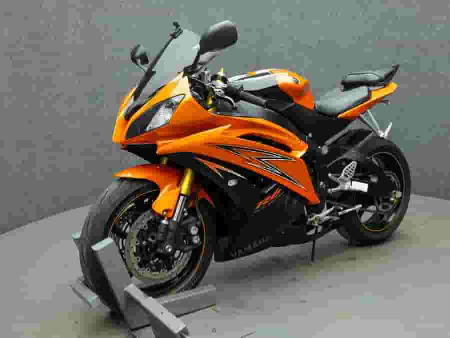 YAMAHA YZFR6