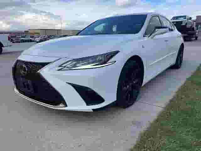 2022 لكزس إي إس 350 إف سبورت