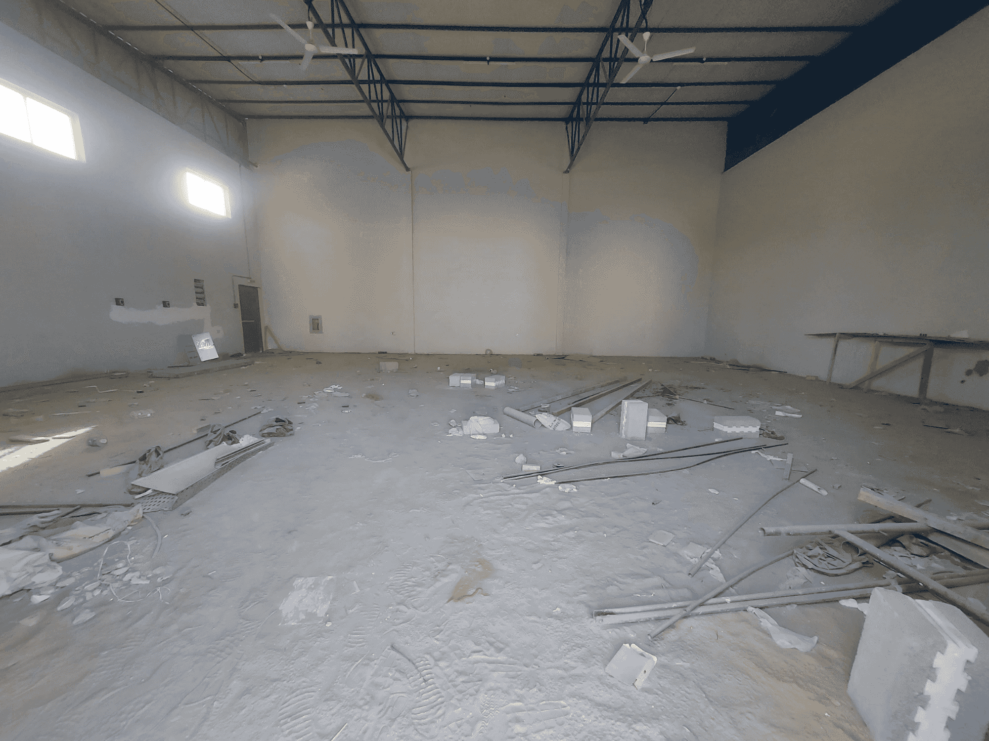 مستودع للايجار في عجمان 1400 قدم