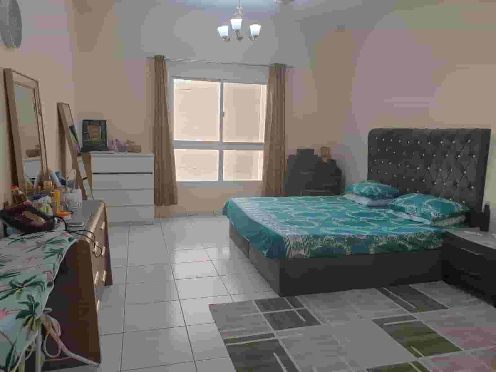 Bed space for rent for working Arab females only