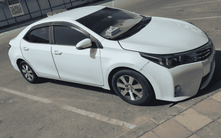 للبيع كورولا موديل 2015