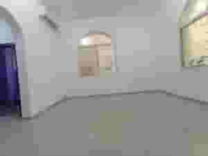 للايجار شقه غرفه وصاله مدينة شخبوط 